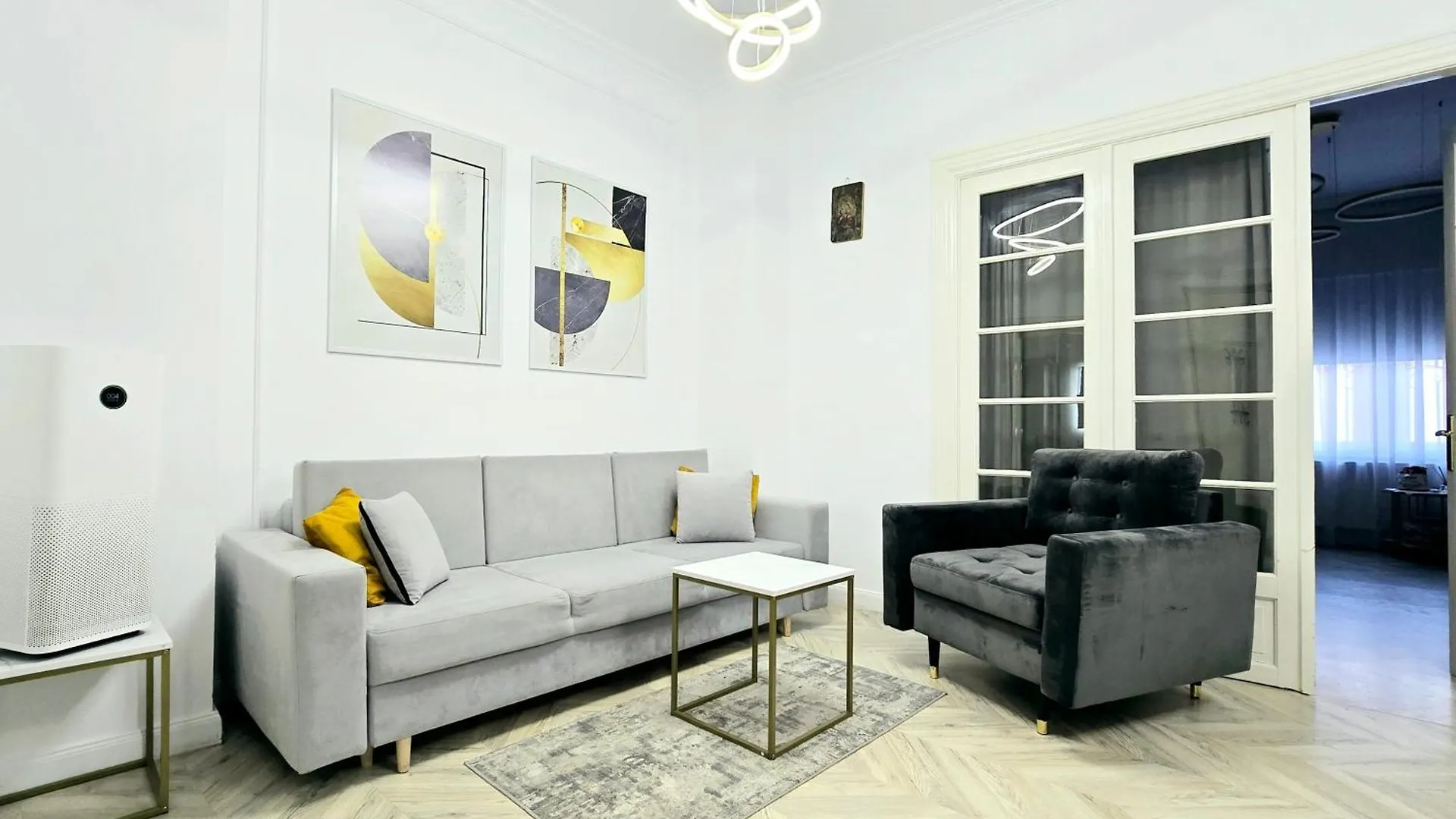 High Ceilings Apartments Bucharest Garden - Parking