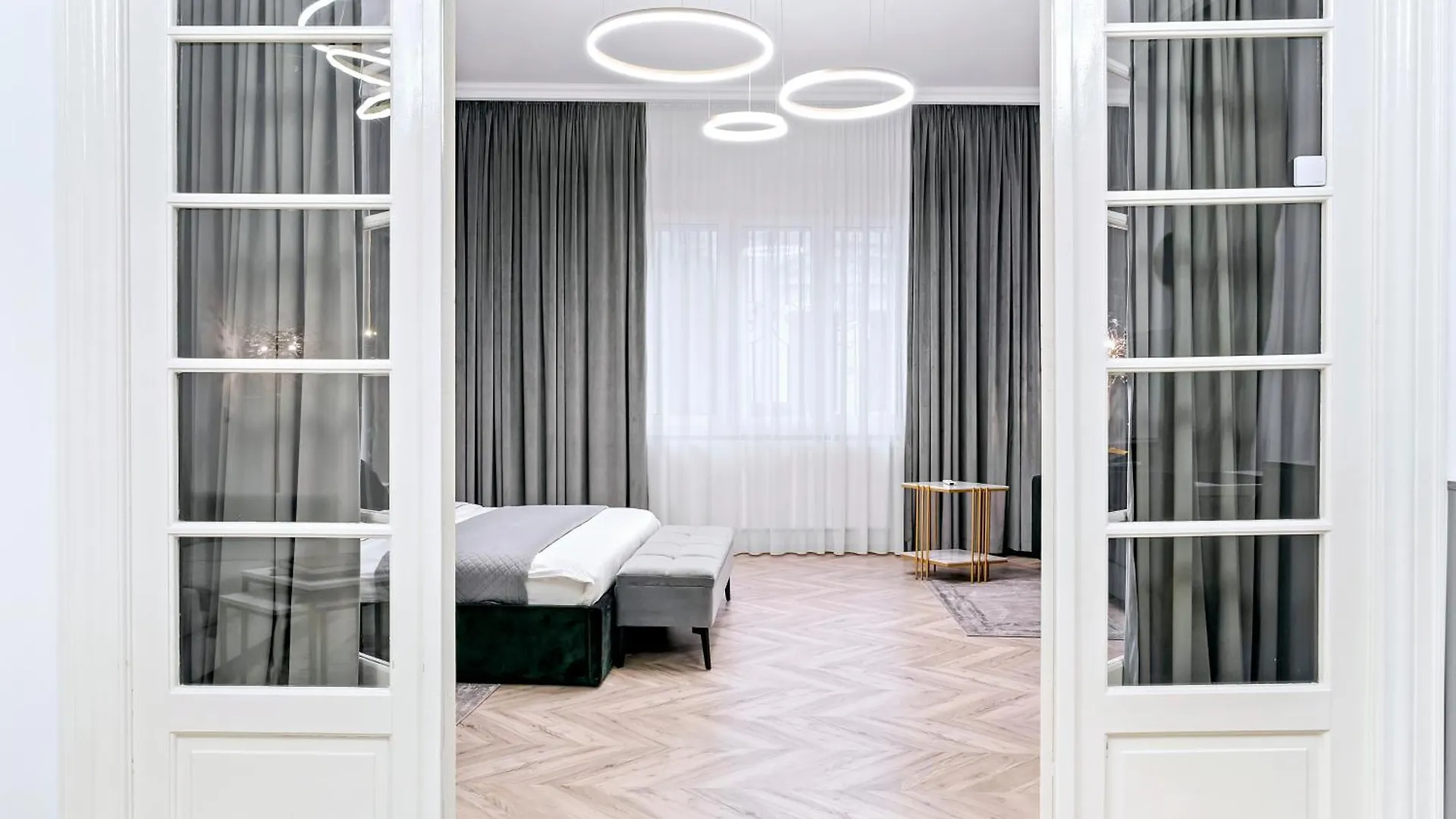 High Ceilings Apartments Bucharest Garden - Parking Romania