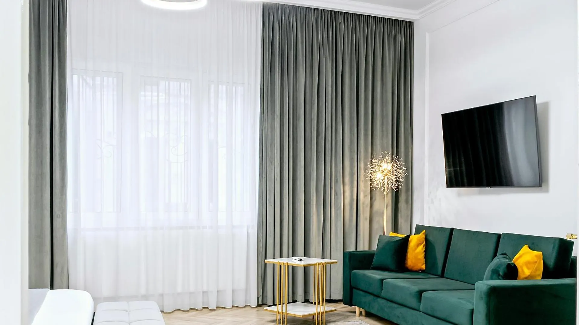 High Ceilings Apartments Bucharest Garden - Parking Romania