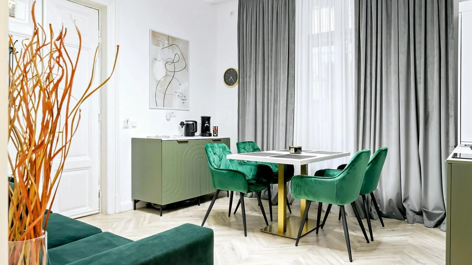 High Ceilings Apartments Bucharest Garden - Parking 0*,