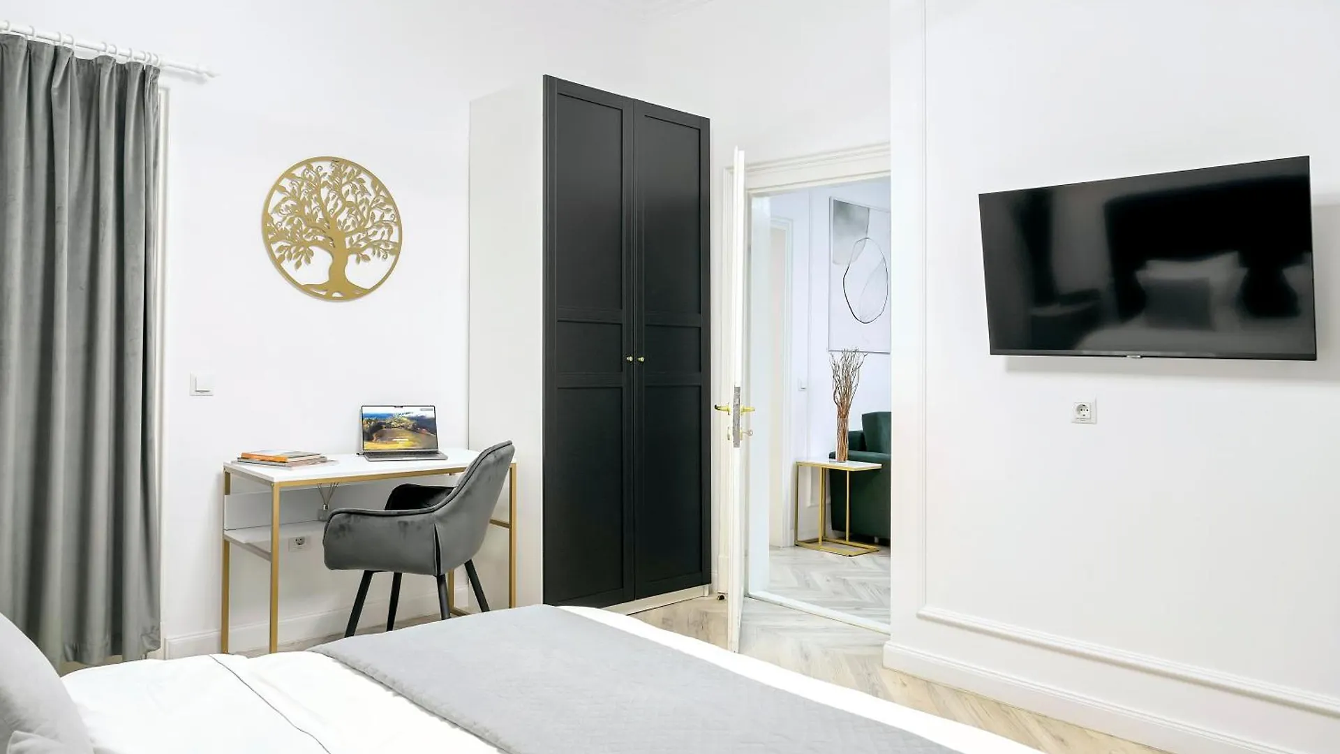 High Ceilings Apartments Bucharest Garden - Parking