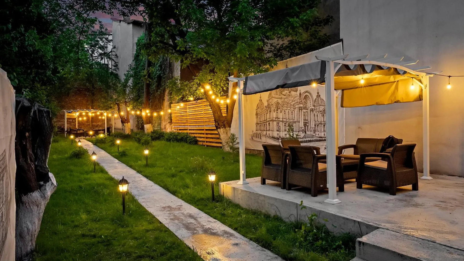 High Ceilings Apartments Bucharest Garden - Parking